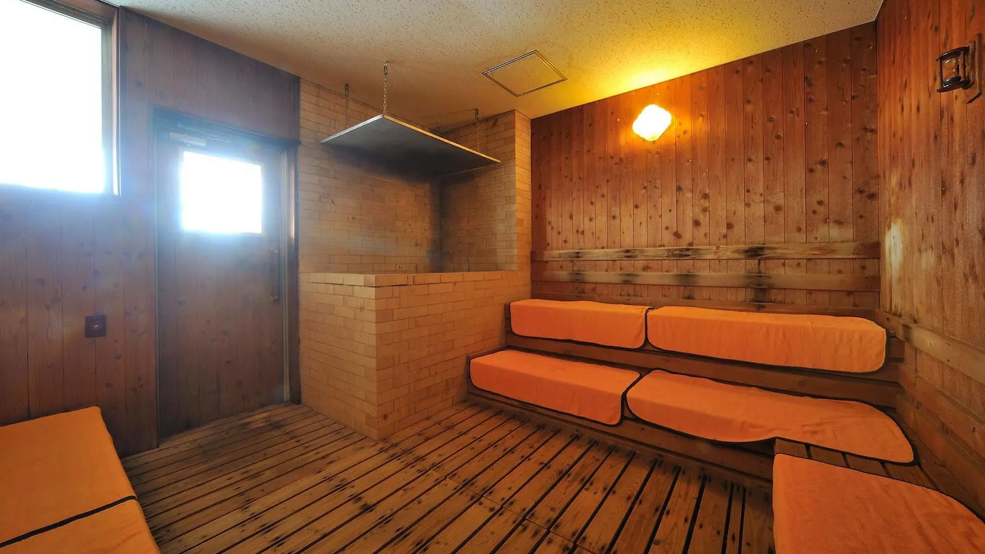 Route Inn Grantia Saromako 酒店