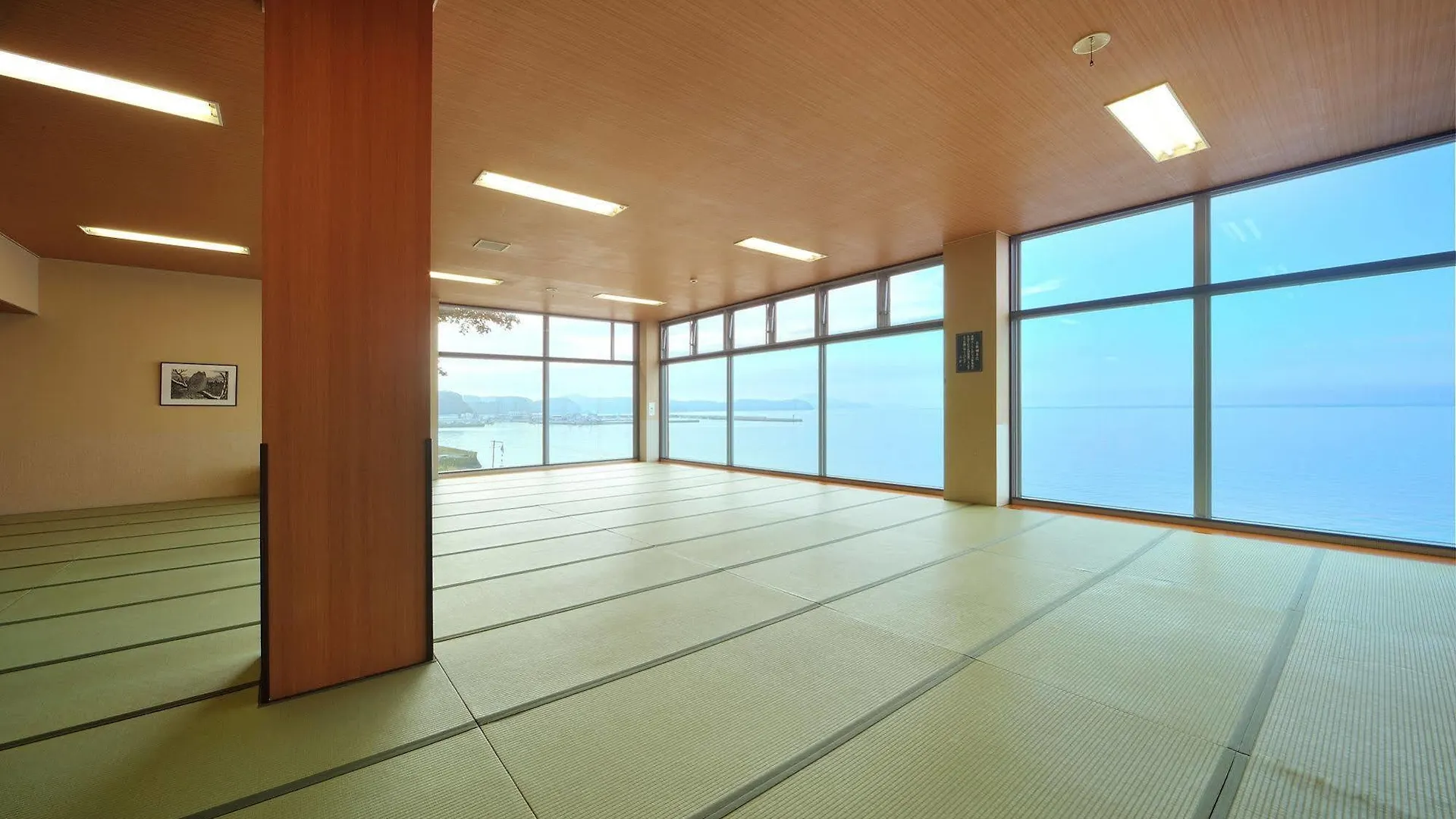 Route Inn Grantia Saromako 酒店 佐吕间町